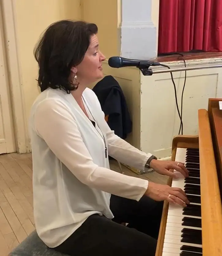 kampmann-img-home-momentedermusik-doris_1200px_Export